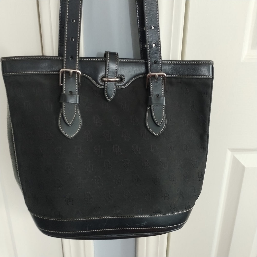 Dooney and Bourke Vintage Cabriolet Bucket Bag Black - Picture 1 of 14